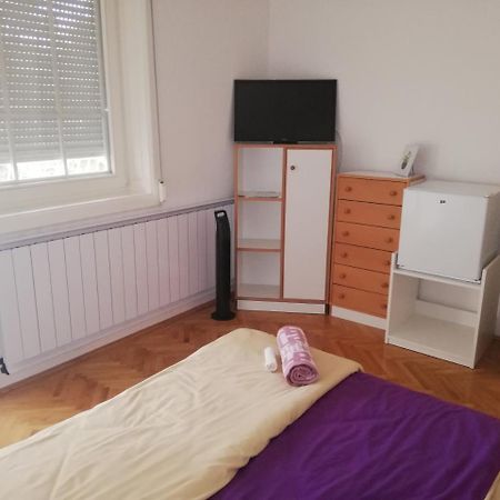 Pero Panzio Bed and Breakfast Debrecen Buitenkant foto