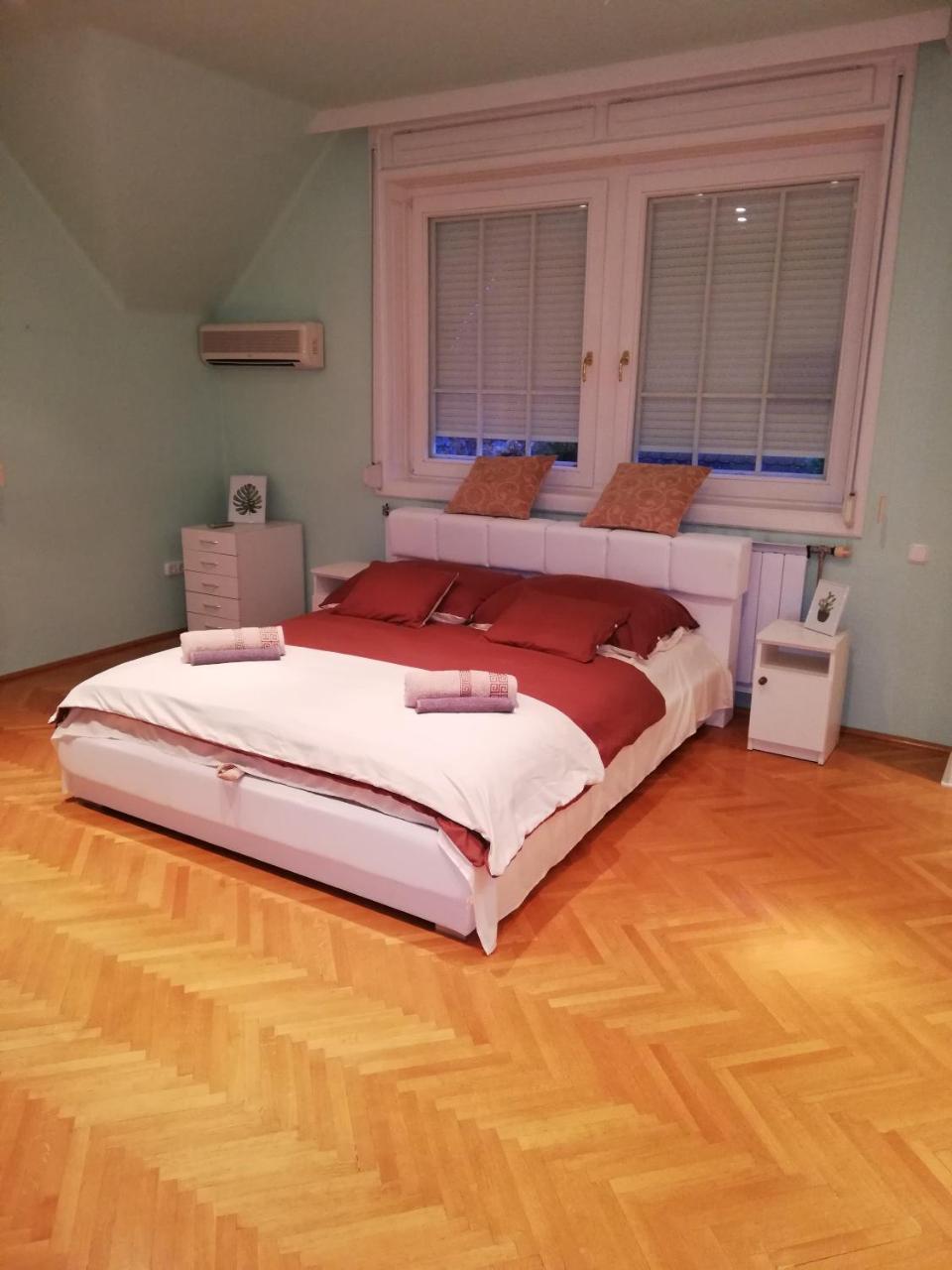 Pero Panzio Bed and Breakfast Debrecen Buitenkant foto