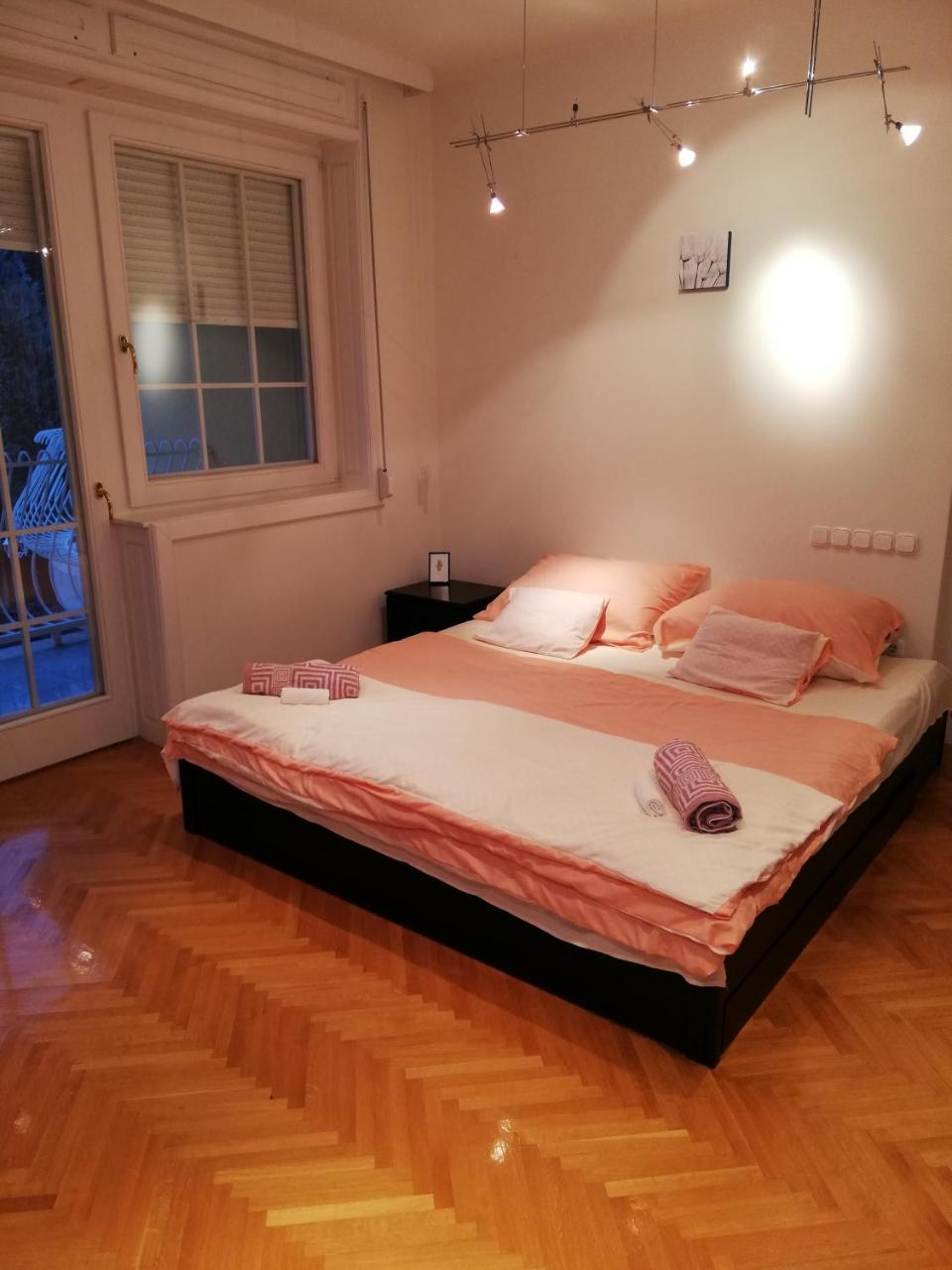 Pero Panzio Bed and Breakfast Debrecen Buitenkant foto