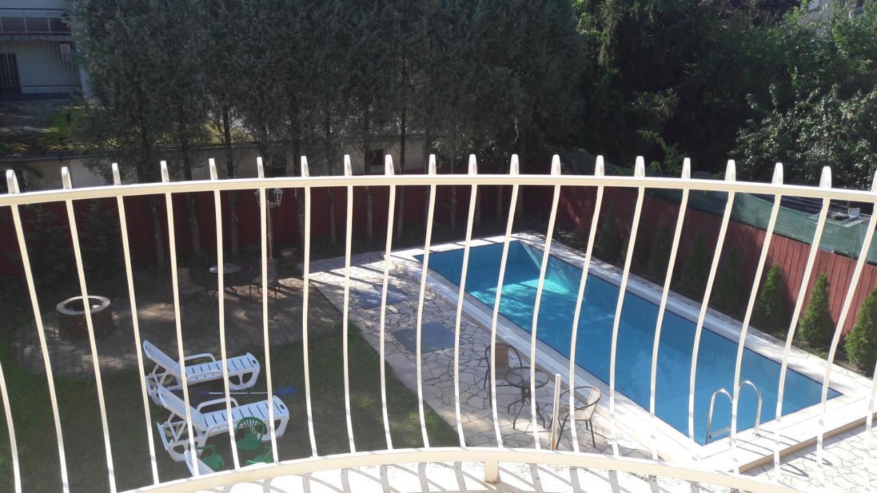 Pero Panzio Bed and Breakfast Debrecen Buitenkant foto
