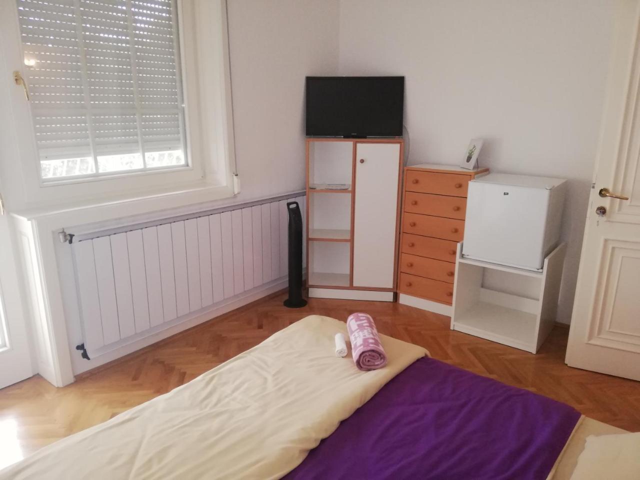 Pero Panzio Bed and Breakfast Debrecen Buitenkant foto